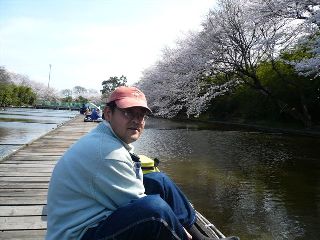 水の上からお花見。穴場ですな