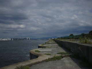 雲が多いと涼しい